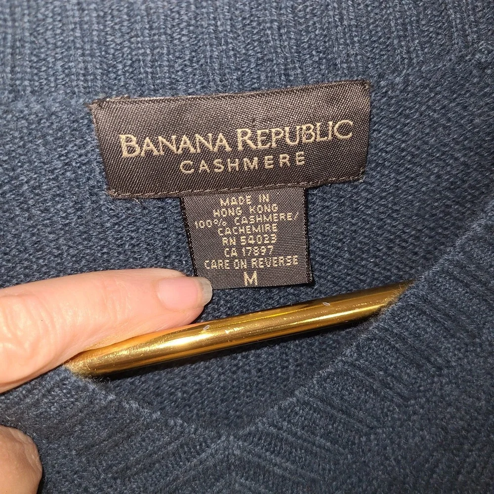 Banana Republic Sweater Mens Large Blue 100% Cashmere Premium Luxury Yarn V-Neck